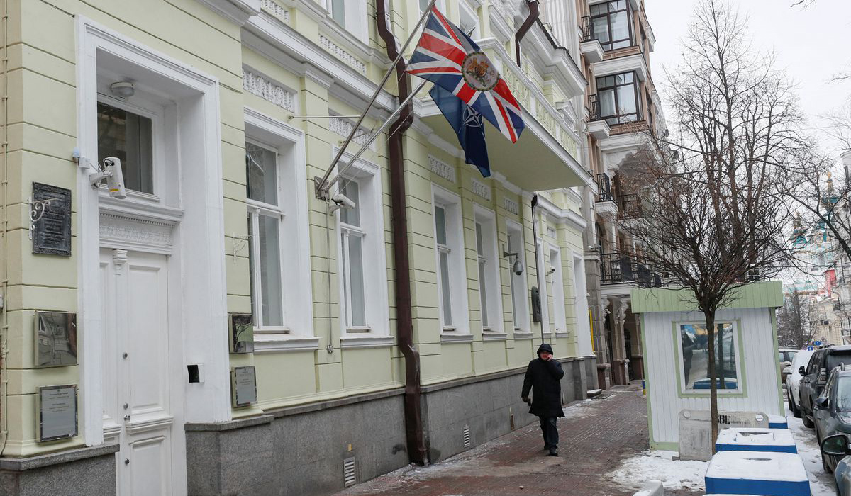 UK moves Ukraine embassy out of Kyiv, urges nationals to leave